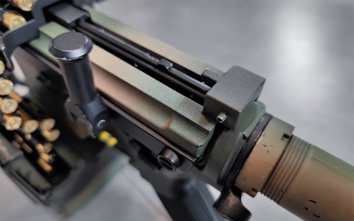 Śruba dystansująca